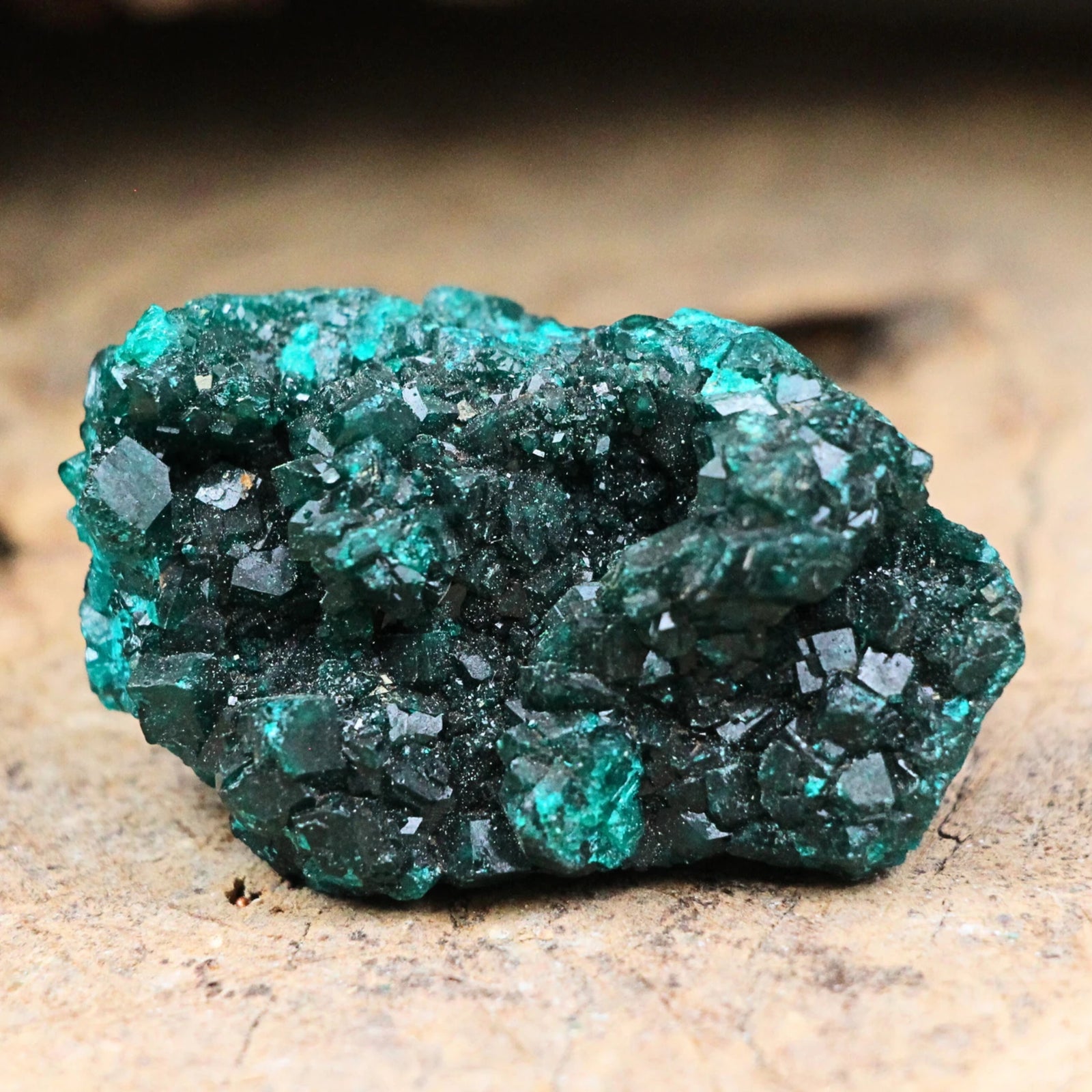 Dioptaas kristalcluster gekristalliseerd nr.03