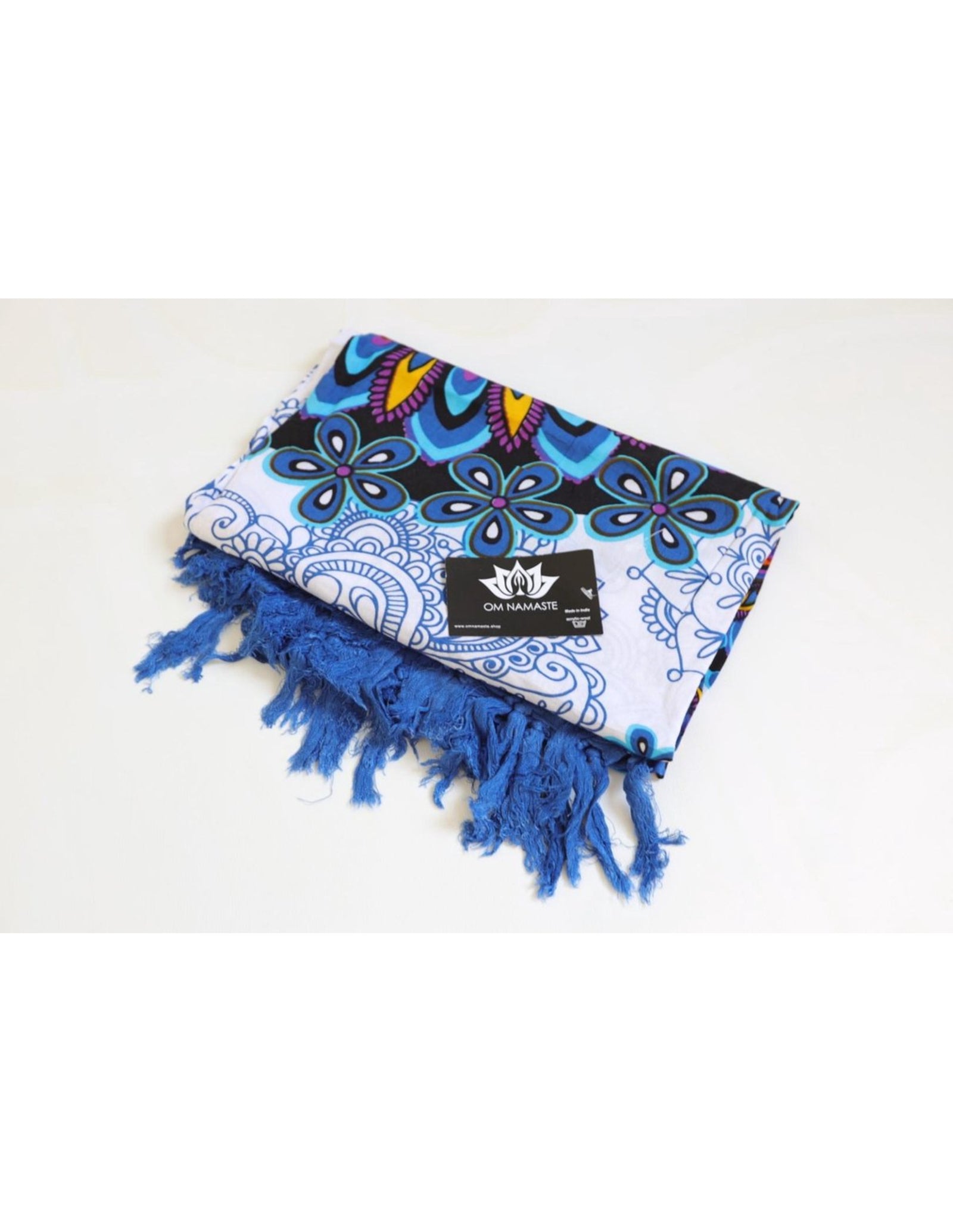Om Namaste Sarong - 444 - Bloemrijke Mandala - Blauw & Wit