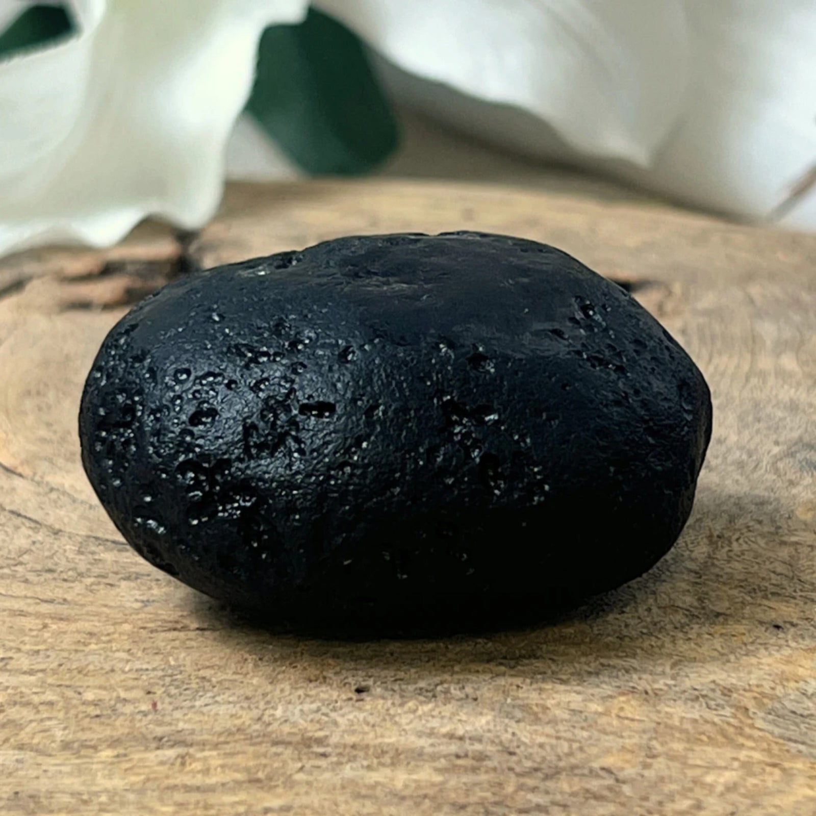 Tektiet ruw 100-150 gram (Indochiniet - Zwarte Moldaviet)