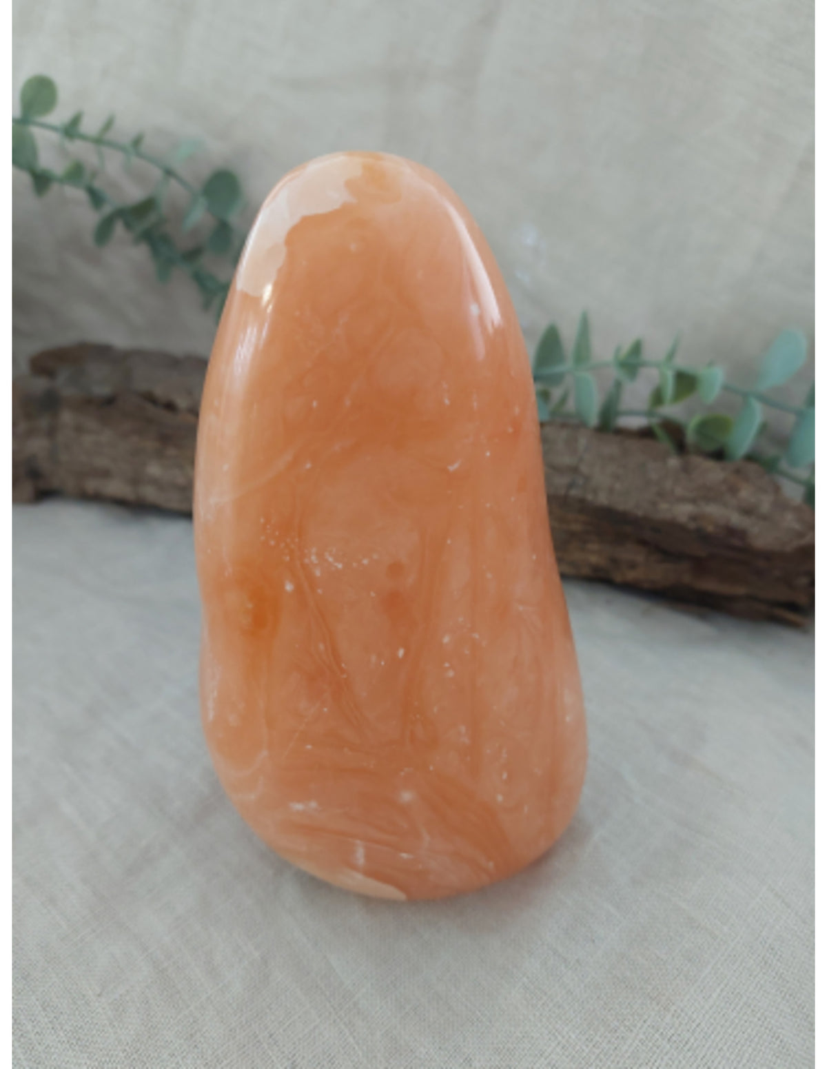 Calciet perzik sculptuur 700 - 850 gram