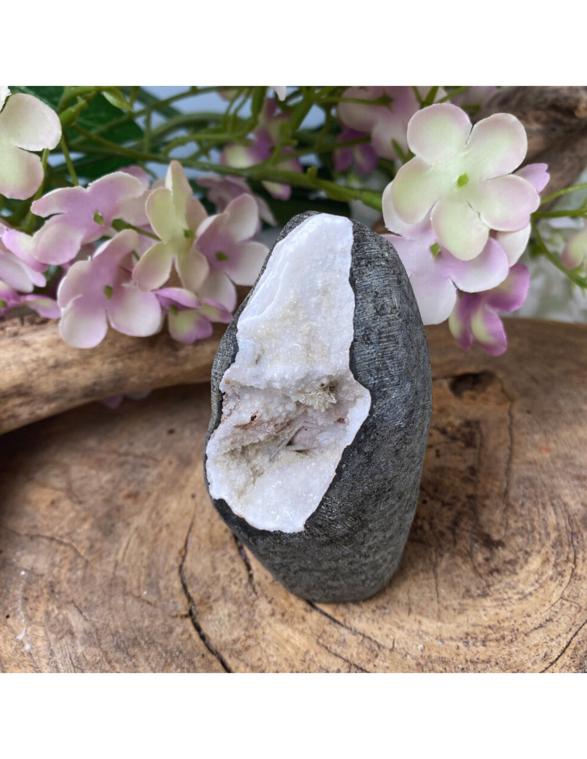 Chalcedoon geode nr.08