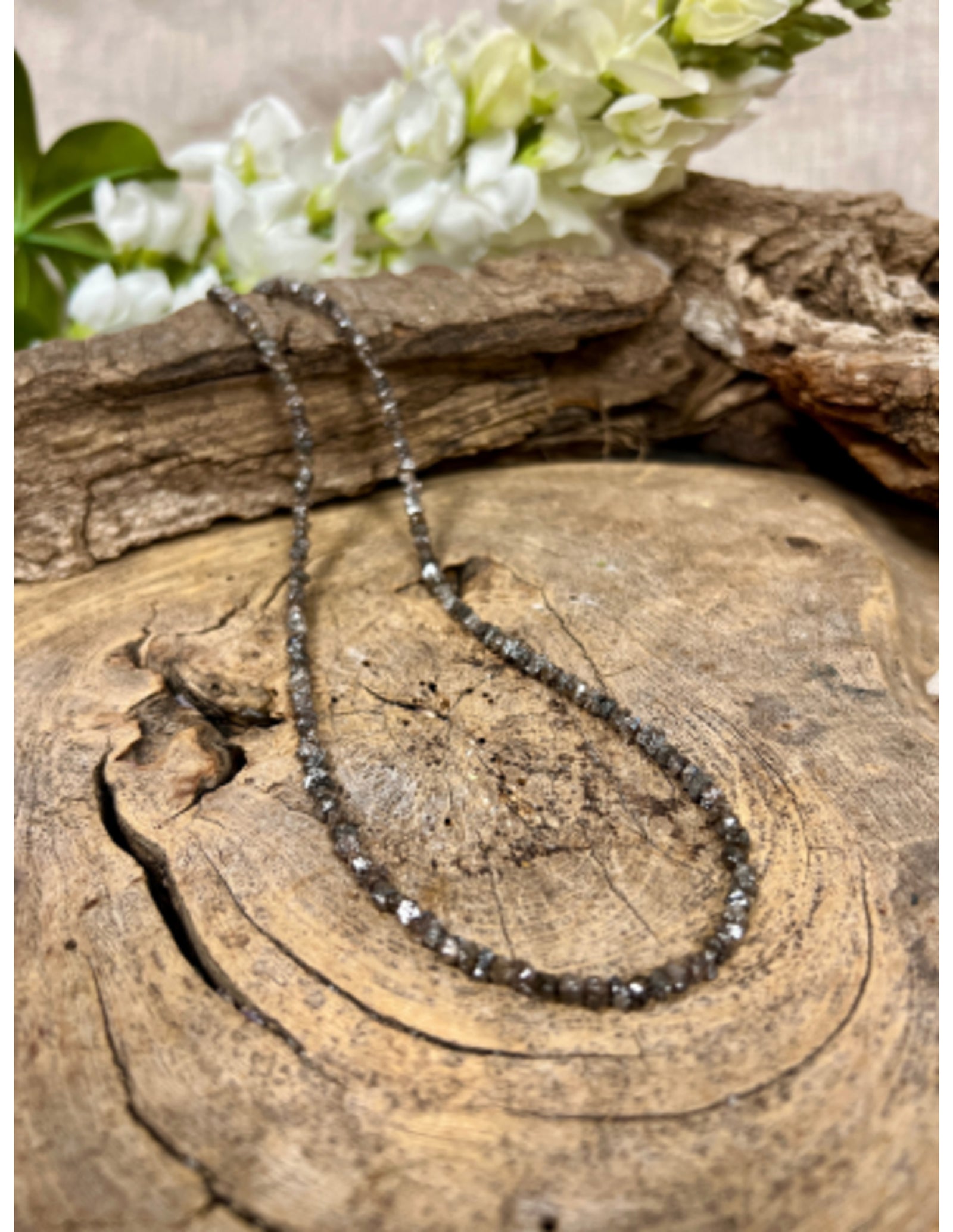 Diamant collier ruw met zilveren slotje