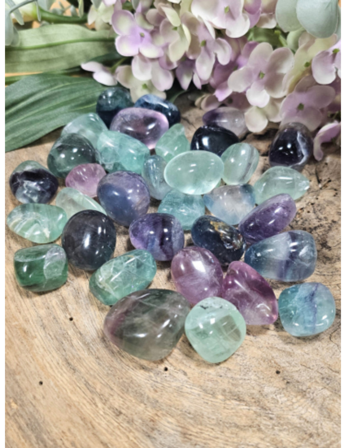 Fluoriet regenboog trommelstenen 500 gr. (mt3)