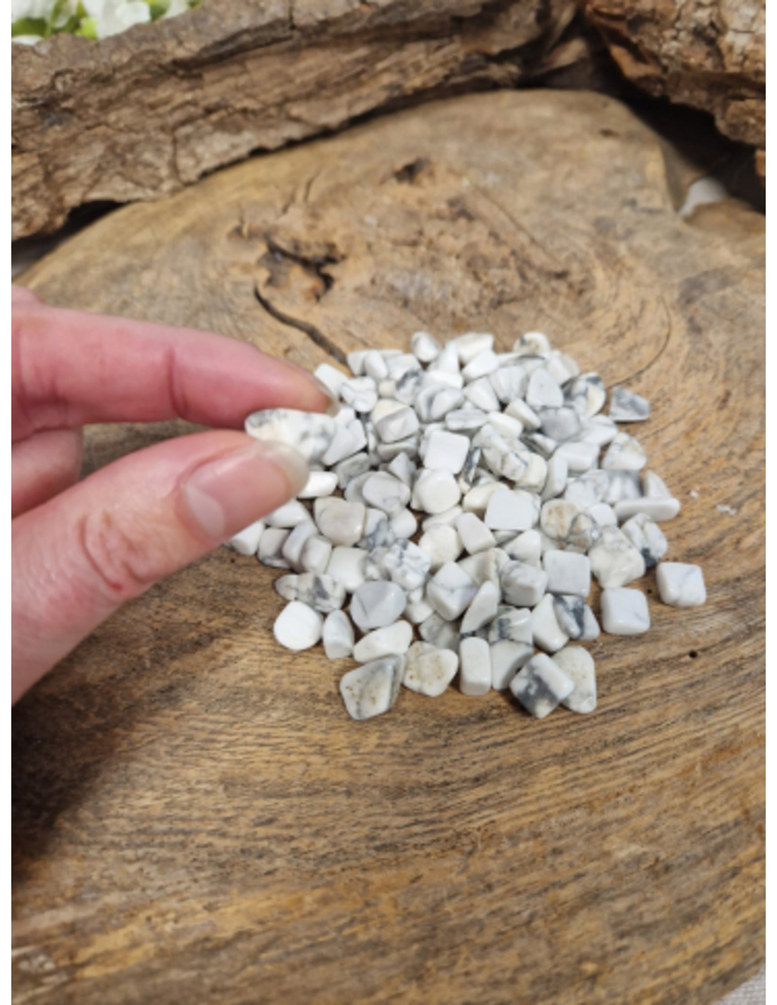 Howliet wit 100 gr. trommelstenen (mt2)