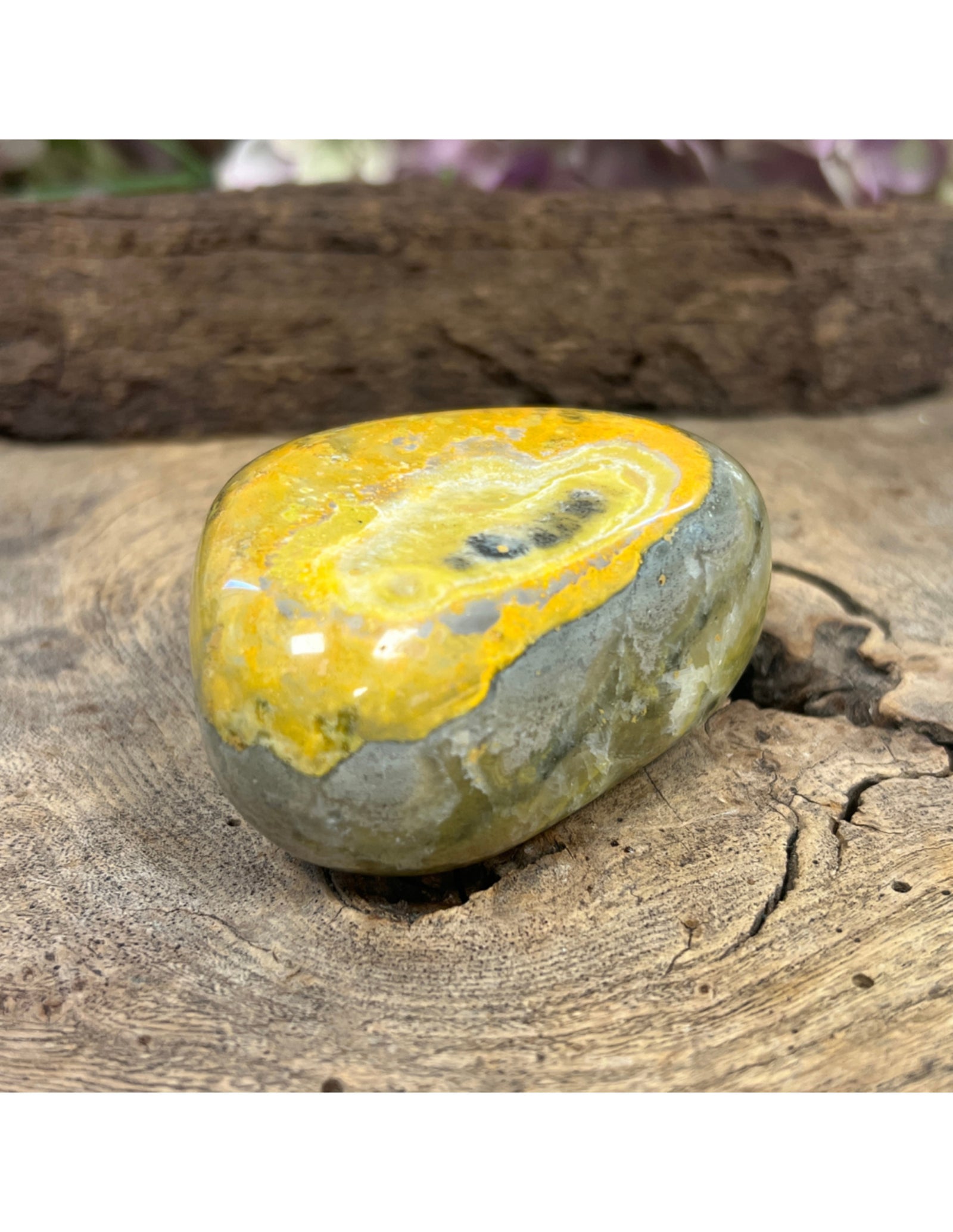 Jaspis Bumblebee edelsteen sculptuur nr.08