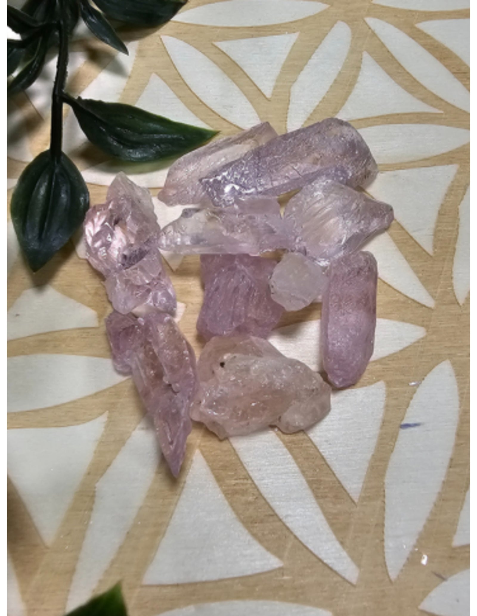 Kunziet roze ruw 50 gr. brokjes