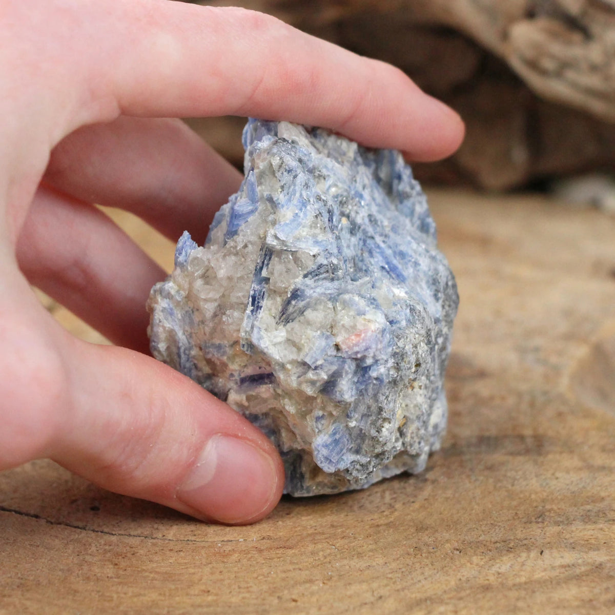 Kyaniet blauw ruw nr.13
