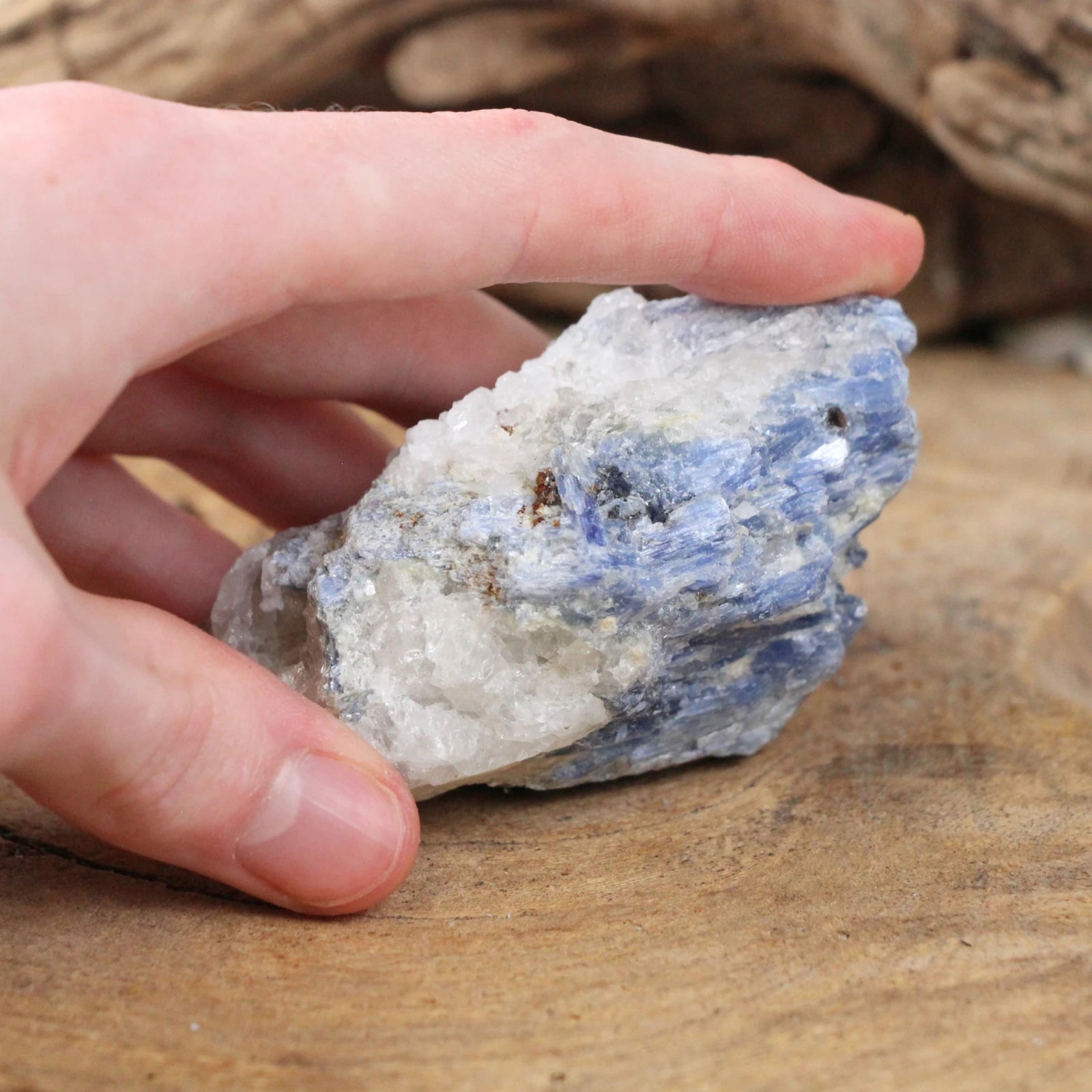 Kyaniet blauw ruw nr.17
