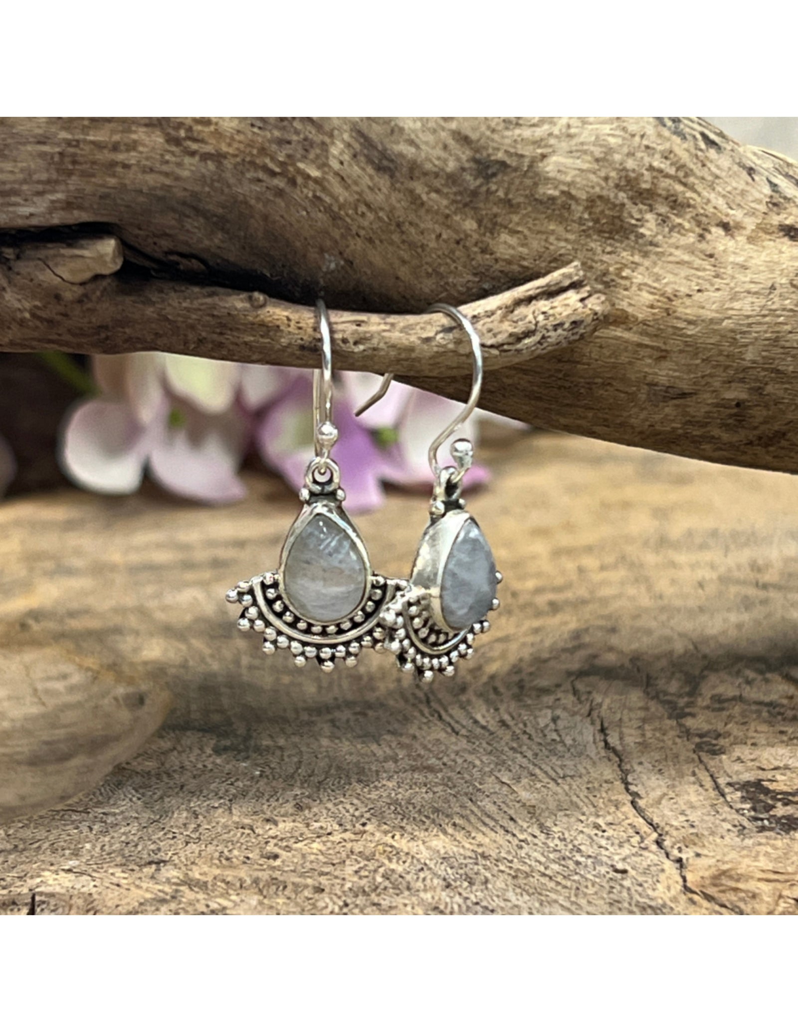 Maansteen regenboog zilveren design oorbellen model 2