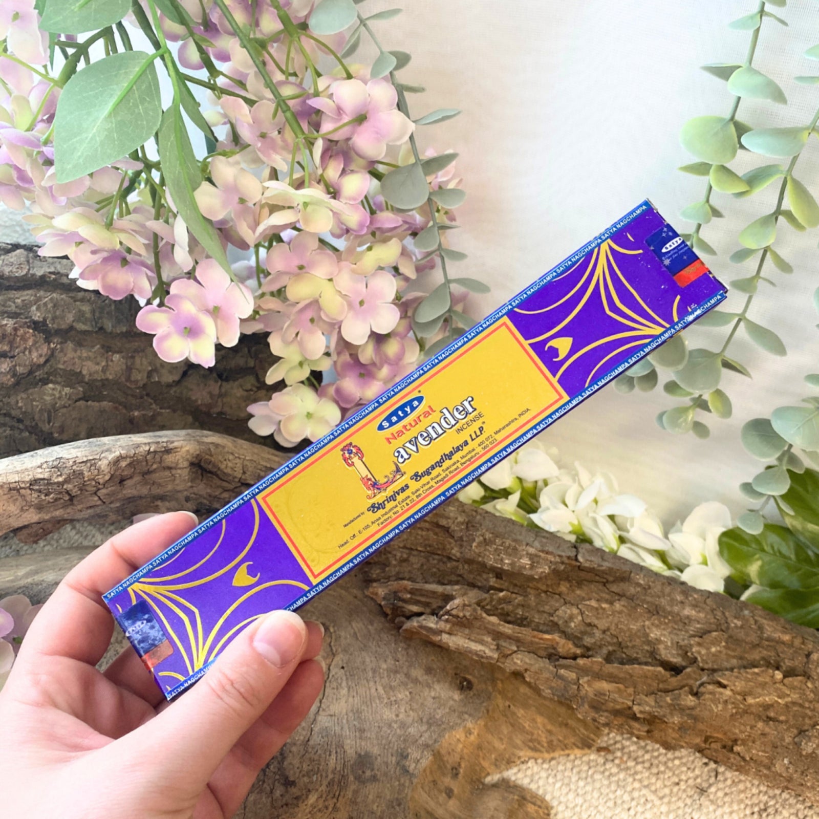 Natural Lavender wierook stokjes 15 grams Satya - doos van 12 st.