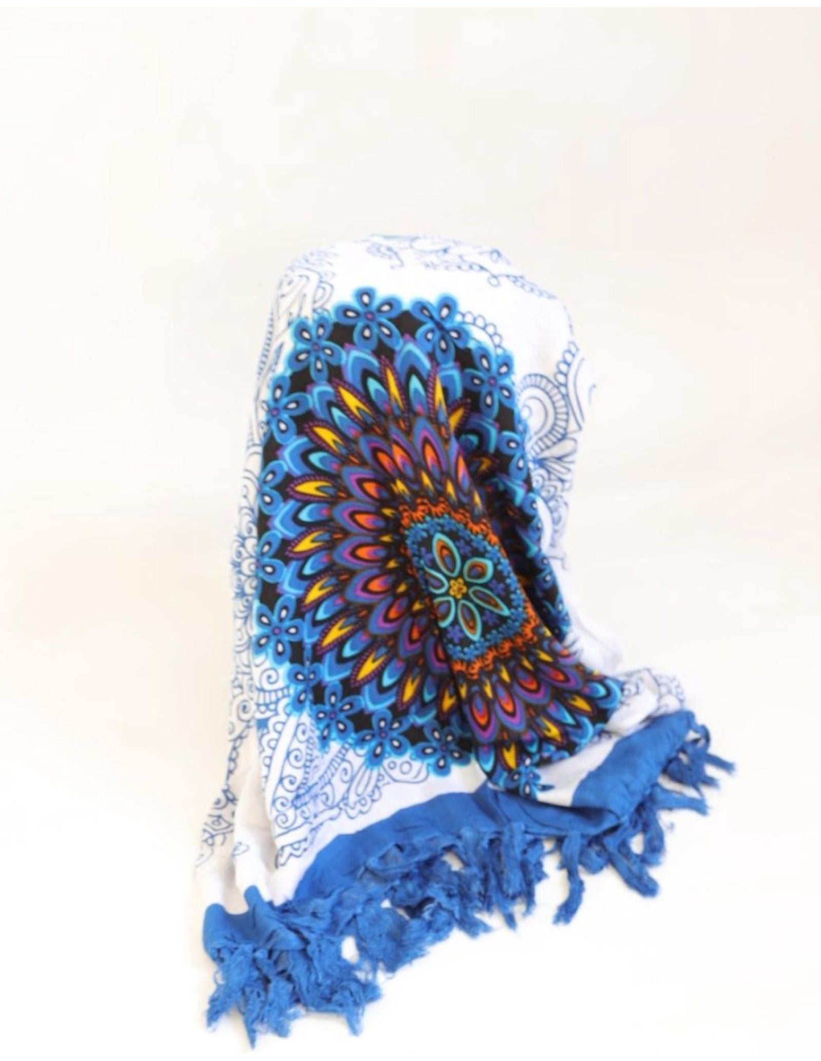 Om Namaste Sarong - 444 - Bloemrijke Mandala - Blauw & Wit