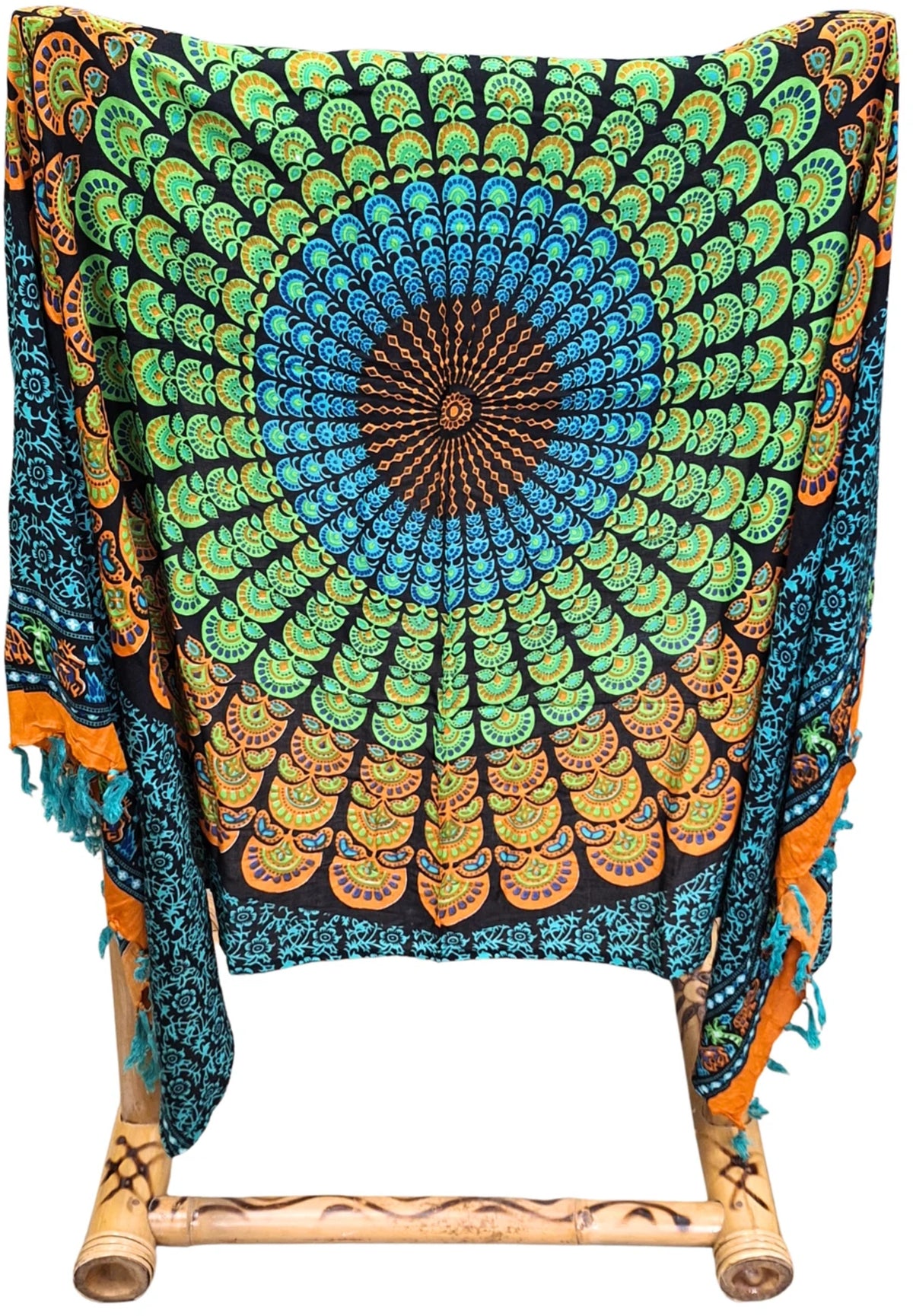 Om Namaste Sarong - 662 - Mandala - oranje & groen op zwart
