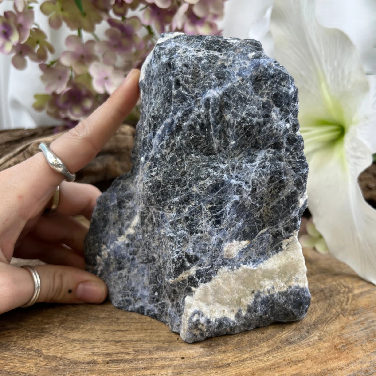 Sodaliet ruw cut base nr.21