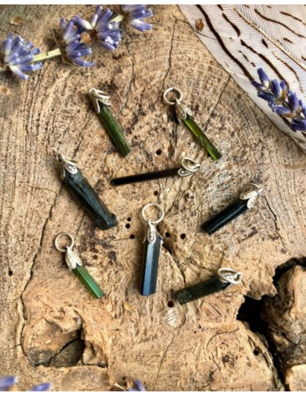 Toermalijn groen staafje edelsteen hanger