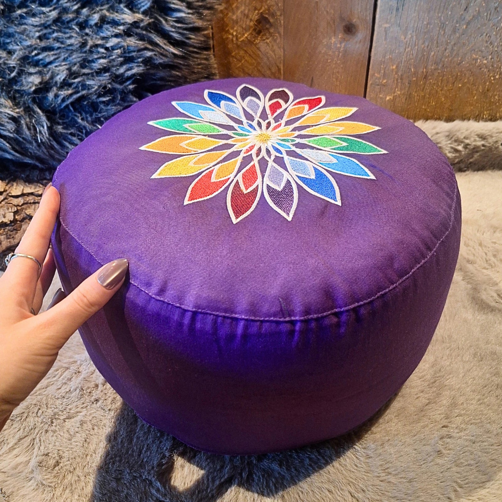 YogaStyles Meditatiekussen Symbolic Rainbow met paarse kant